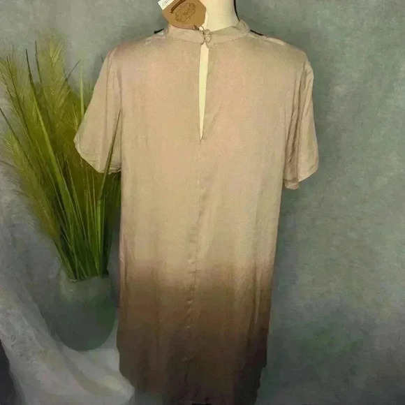 Kori NWT Size Medium Choker Cutout Neck Tunic Unique Tan Fades To Brown - Picture 5 of 12